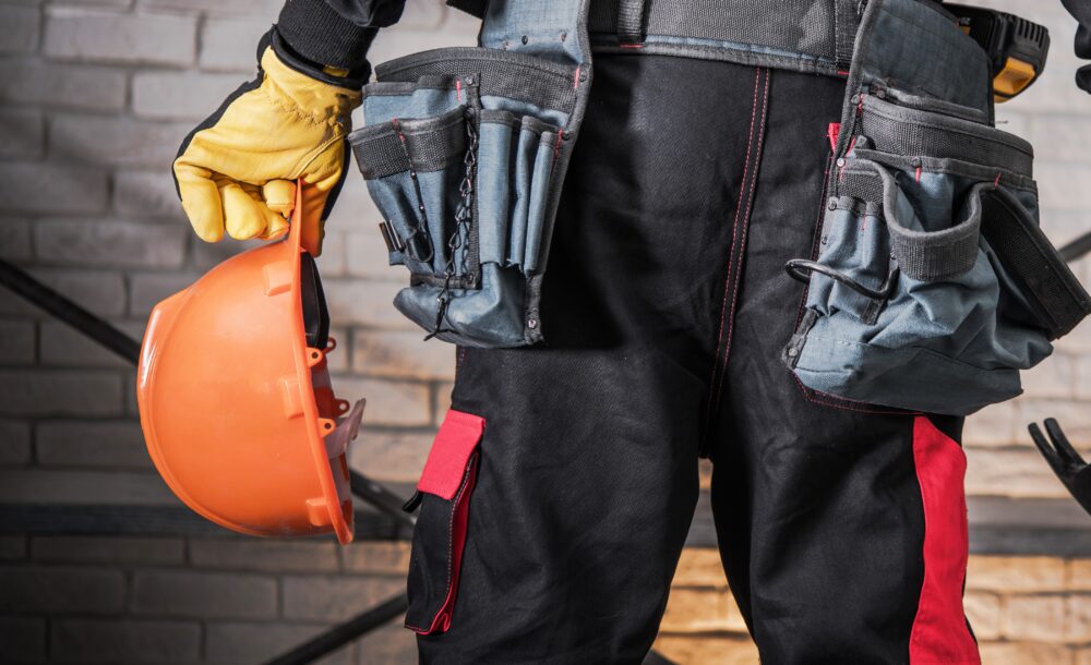 How to better manage risks when working in a confined space?