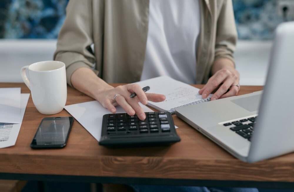 UNE CONVERSATION SUR LE COÛT D’UNE FORMATION E-LEARNING ADAPTÉE: